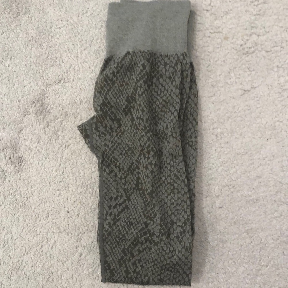 LAST CHANCE NVGTN Snakeskin Legging